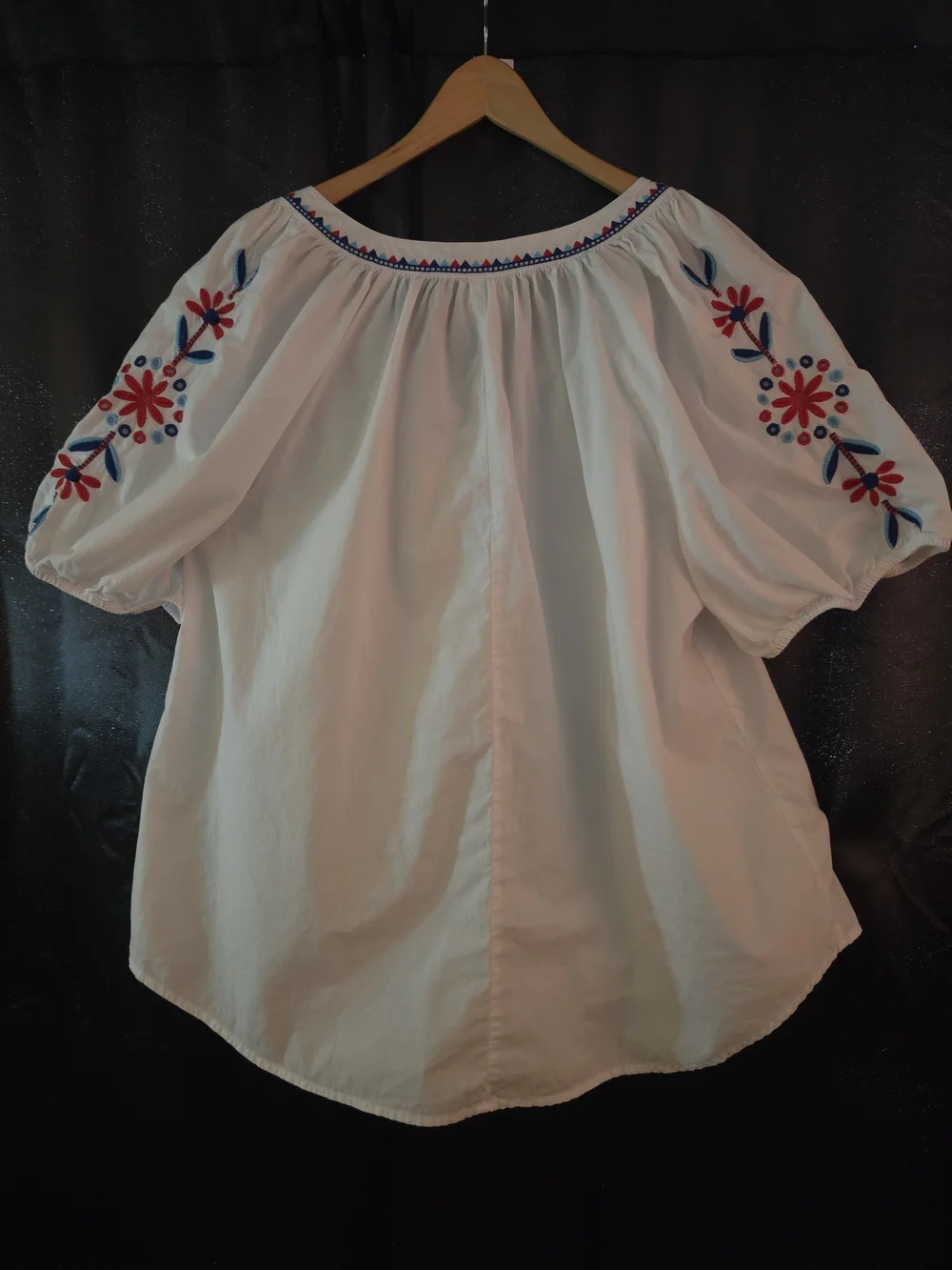 St Johns Bay Womens 1X White Embroidered Peasant Whimsy Festival Boho Top - Picture 2 of 9